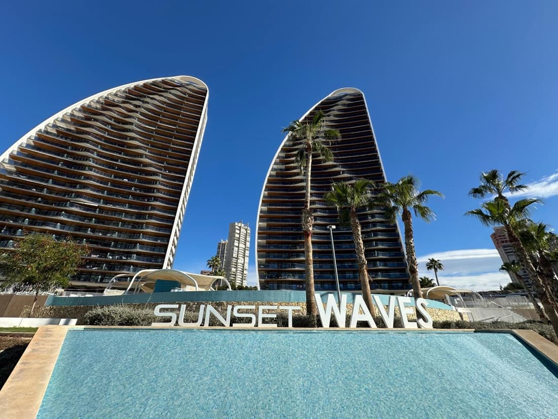 Sunset Waves Breeze 2