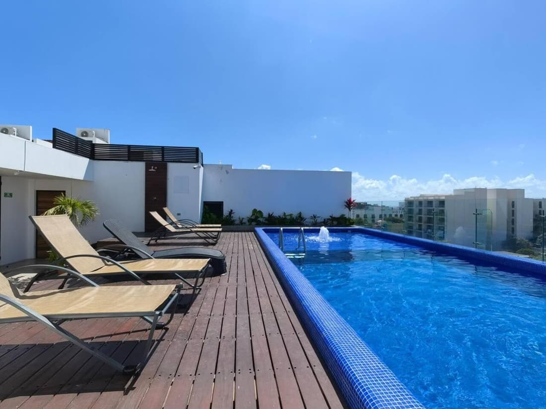 Icono 208 by Booking Guys Riviera