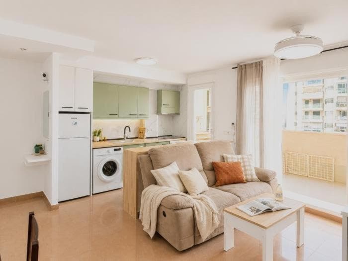 Apartamento con piscina y parking cerca del mar