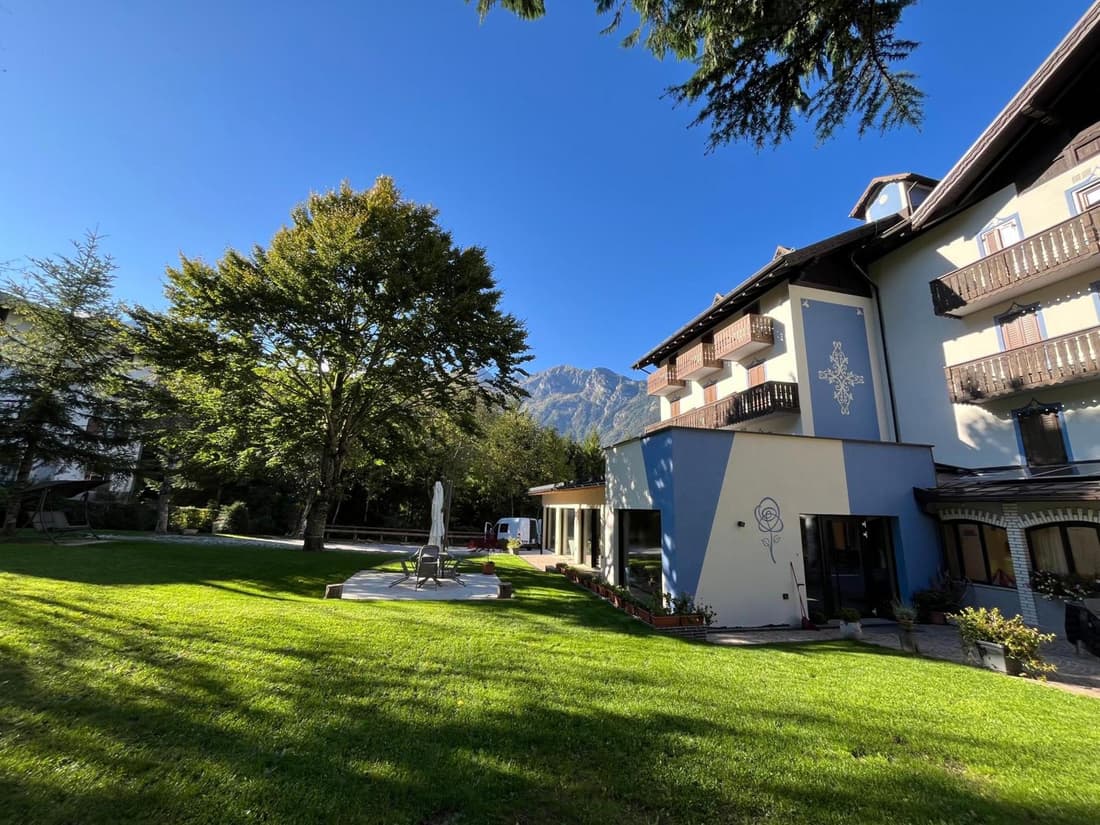 Hotel alle Rose Family inspired garden and SPA