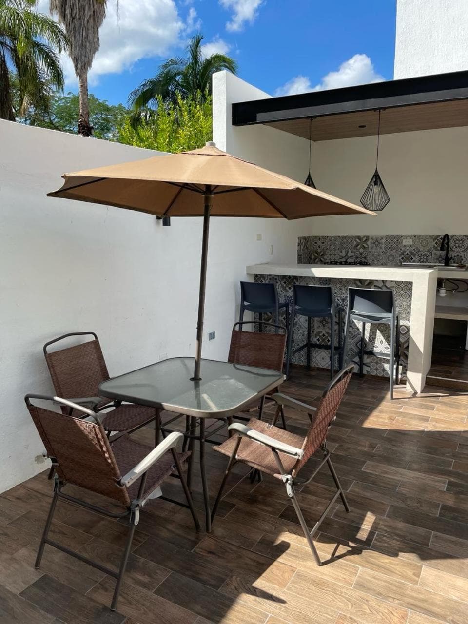 Grande y cómoda casa con piscina y terraza