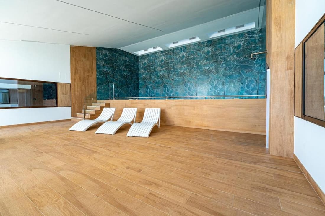Brand New Luxury Apartment with Private Jacuzzi