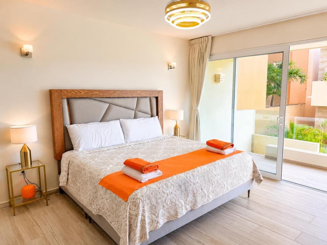 Marina view 3BR, pool, 7-min walk to beach