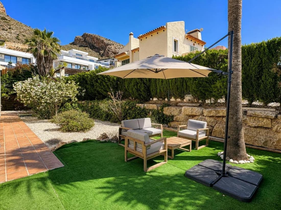 Exclusiva Villa con piscina privada y vistas al mar