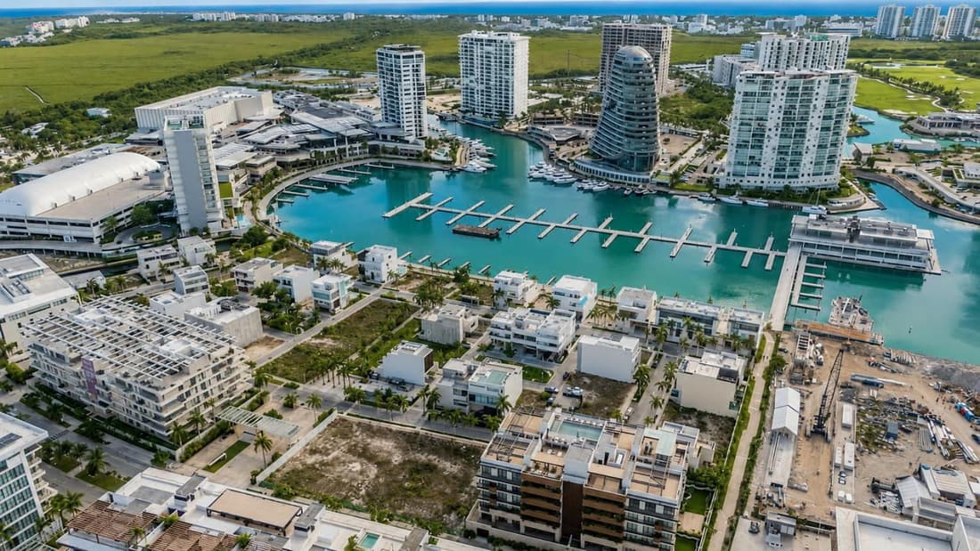 Luxury Retreat in Puerto Cancun with Rooftop Pool