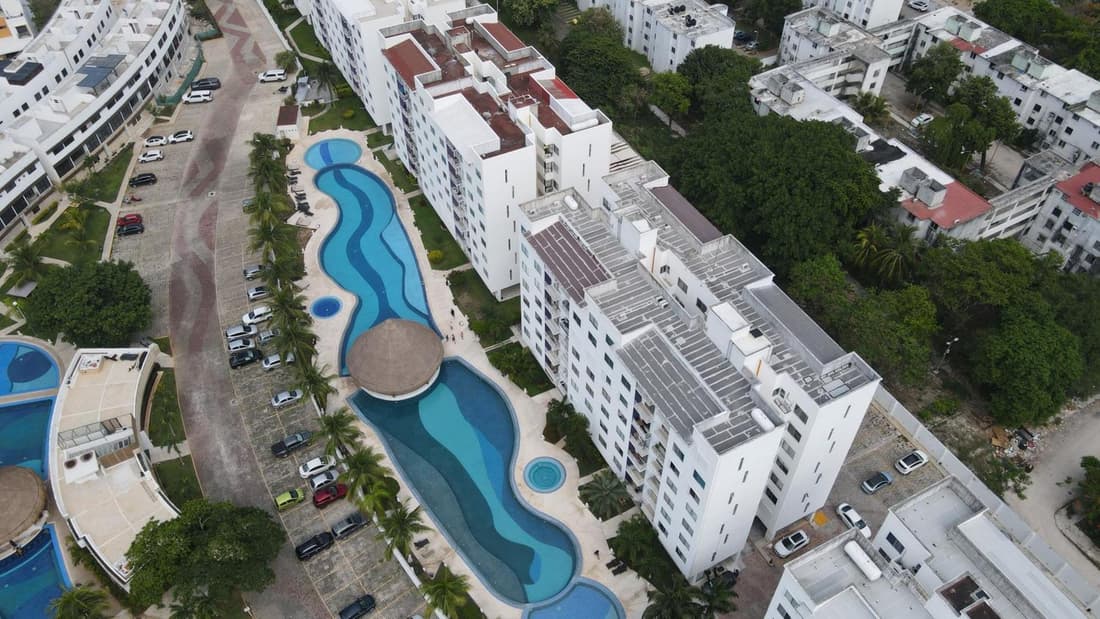 2BR Resort Apartment Cancun Pool WiFi AC