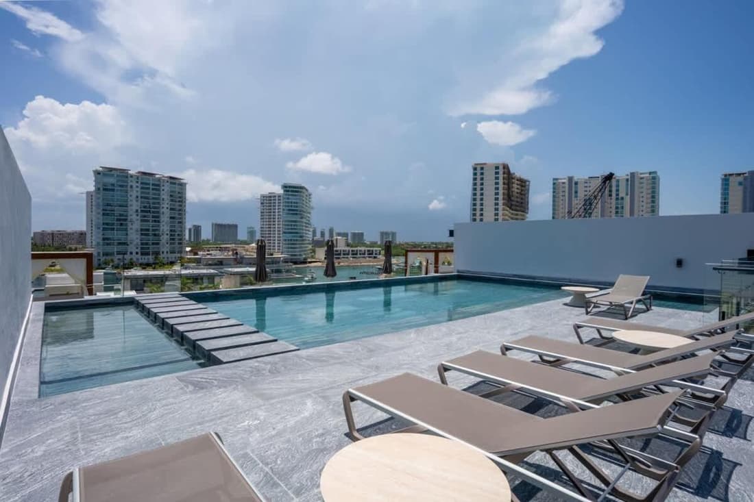 Luxury 3BR Penthouse with Private Rooftop