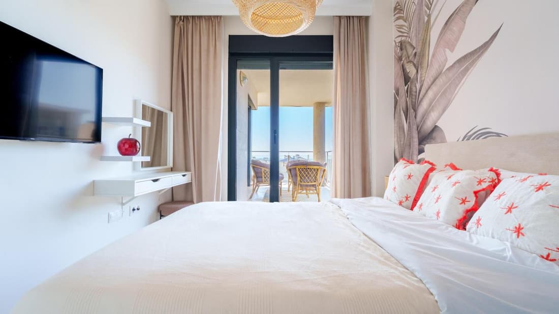 CALA ALTA golden view apartment