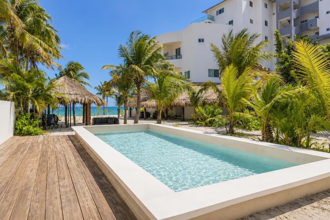 Arenika Beachfront Villa & Rooms