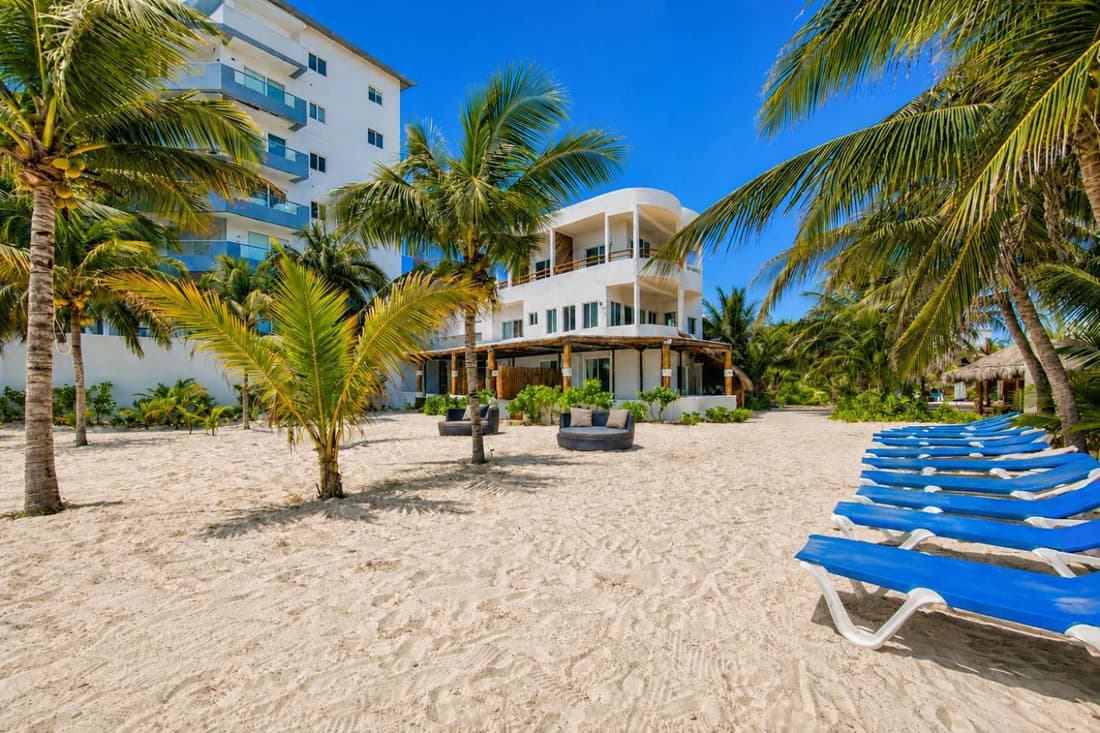 Arenika Beachfront Villa & Rooms