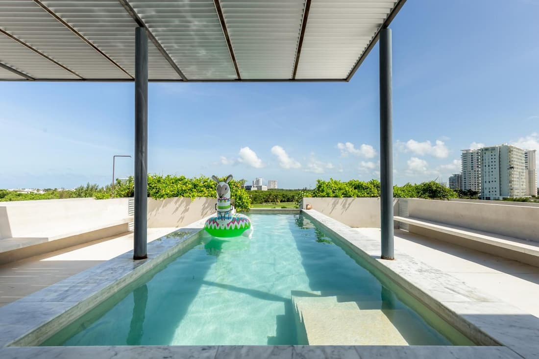 Urban Loft w Rooftop Pool in Donceles
