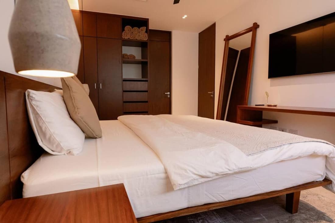 2br luxury on the 38th with beachfront access
