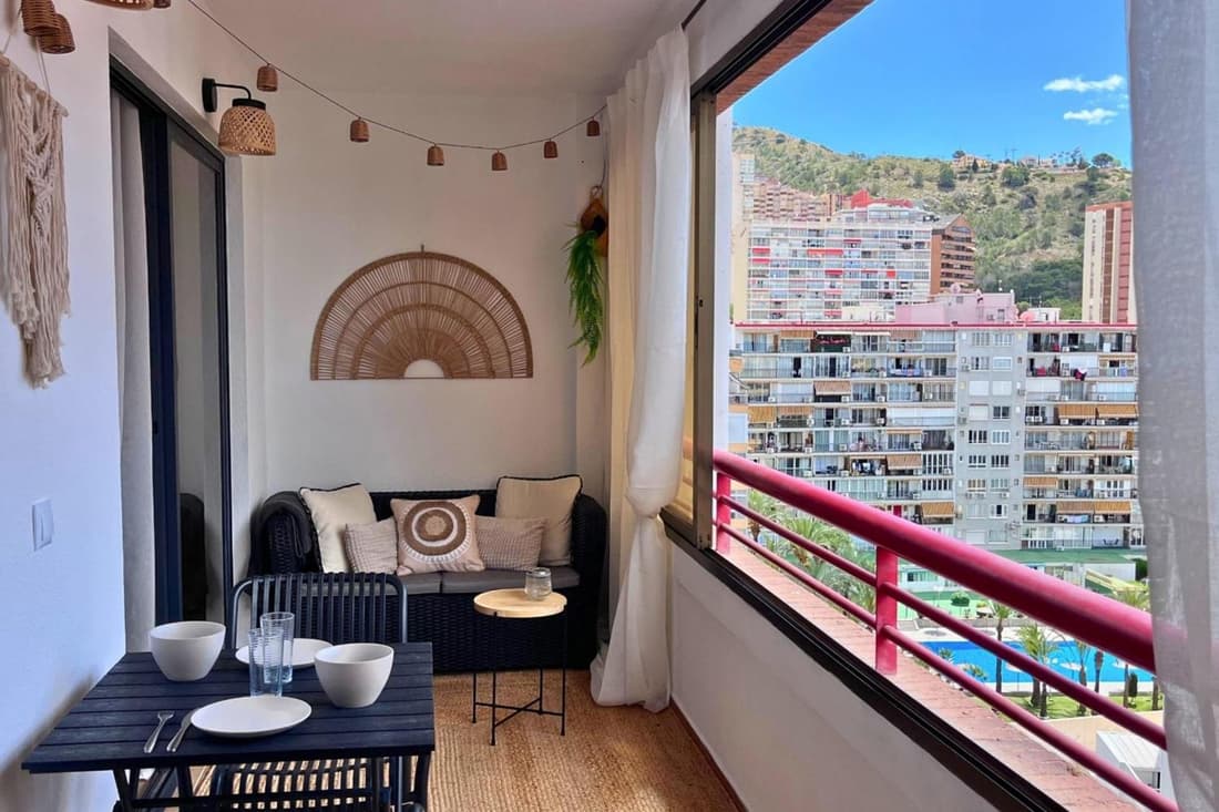 Apartment with panoramic views a swimming pool and a nearby beach