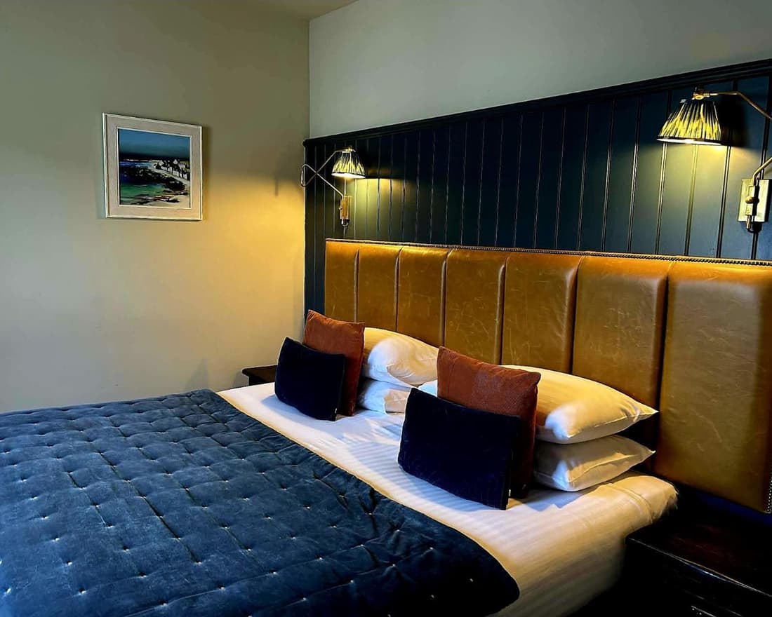 Lochside Hotel