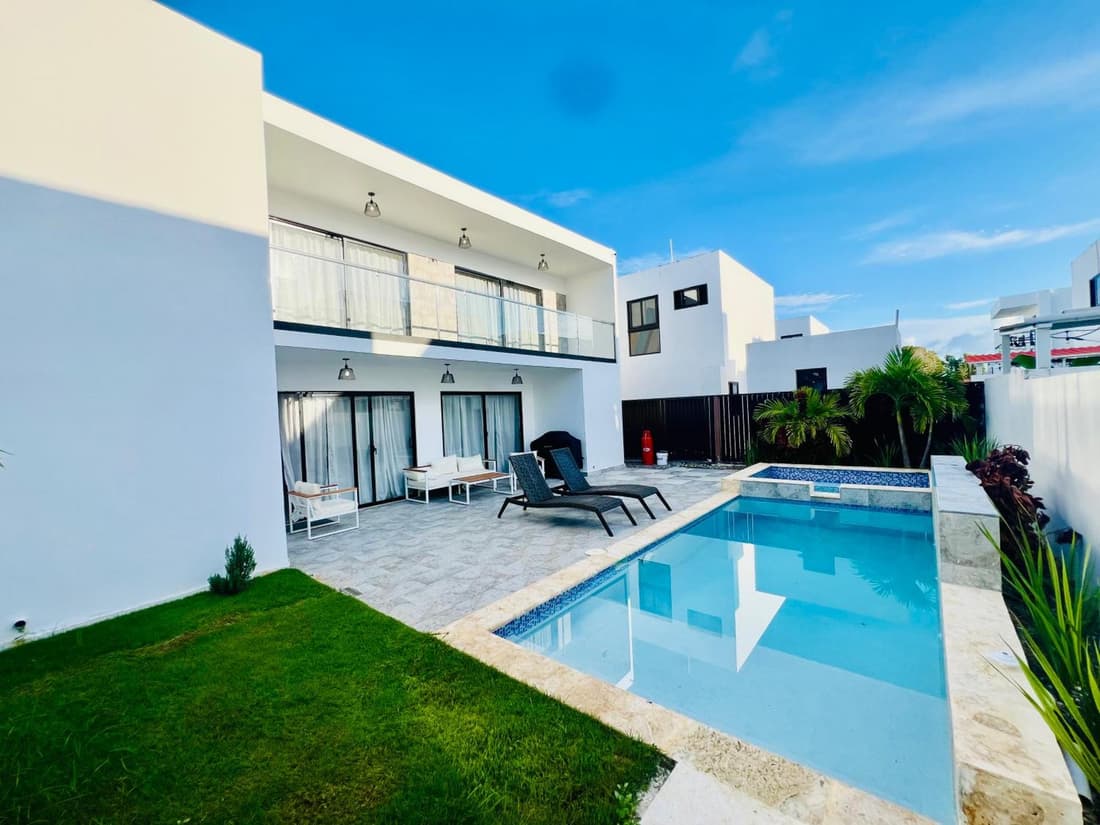 Paraiso Caribeno Villa with Pool and BBQ