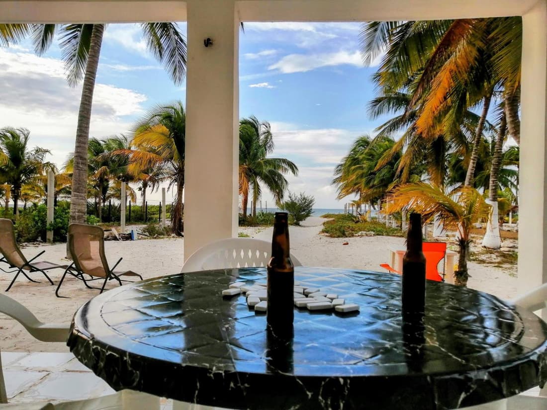 Cozy beachfront house Cocomar