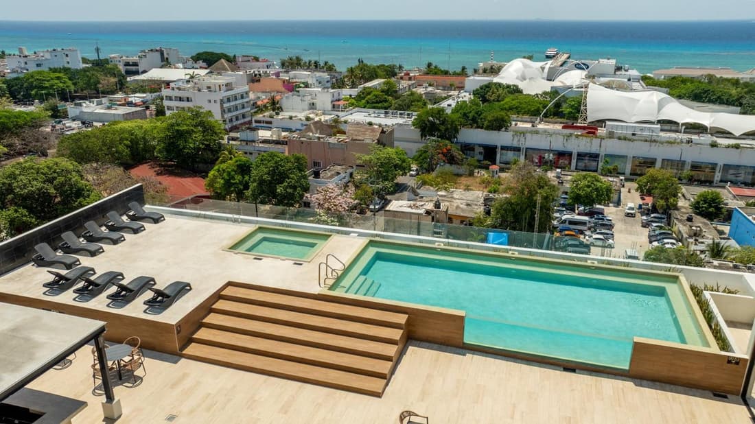 Musa Del Carmen, Centric Apt with Rooftop, Pool, Hot tub, Gym