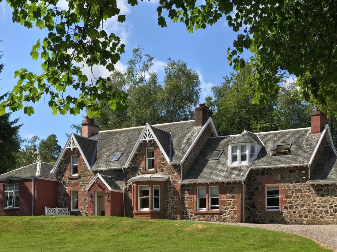 The West Highland Way Hotel and Campground Rooms and Pitches