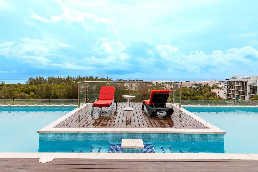Grand Fifty - Stylish Stay w Rooftop Pool