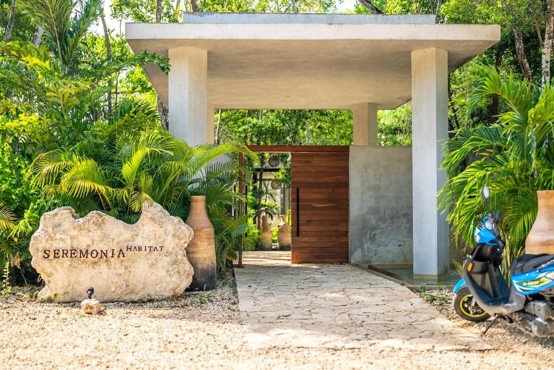 Seremonia Villa with Rooftop Pool & Beach Club Access