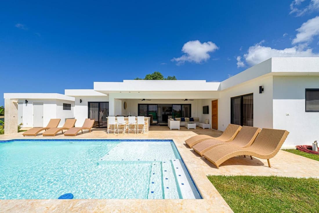 Luxe Villa in the Caribbean Gated Pool Sun