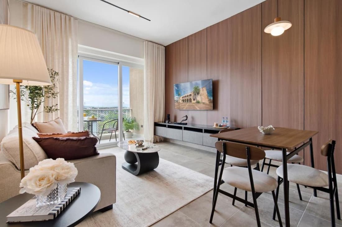Vergel Luxury stay, king bed, Pool, Gym, Balcony