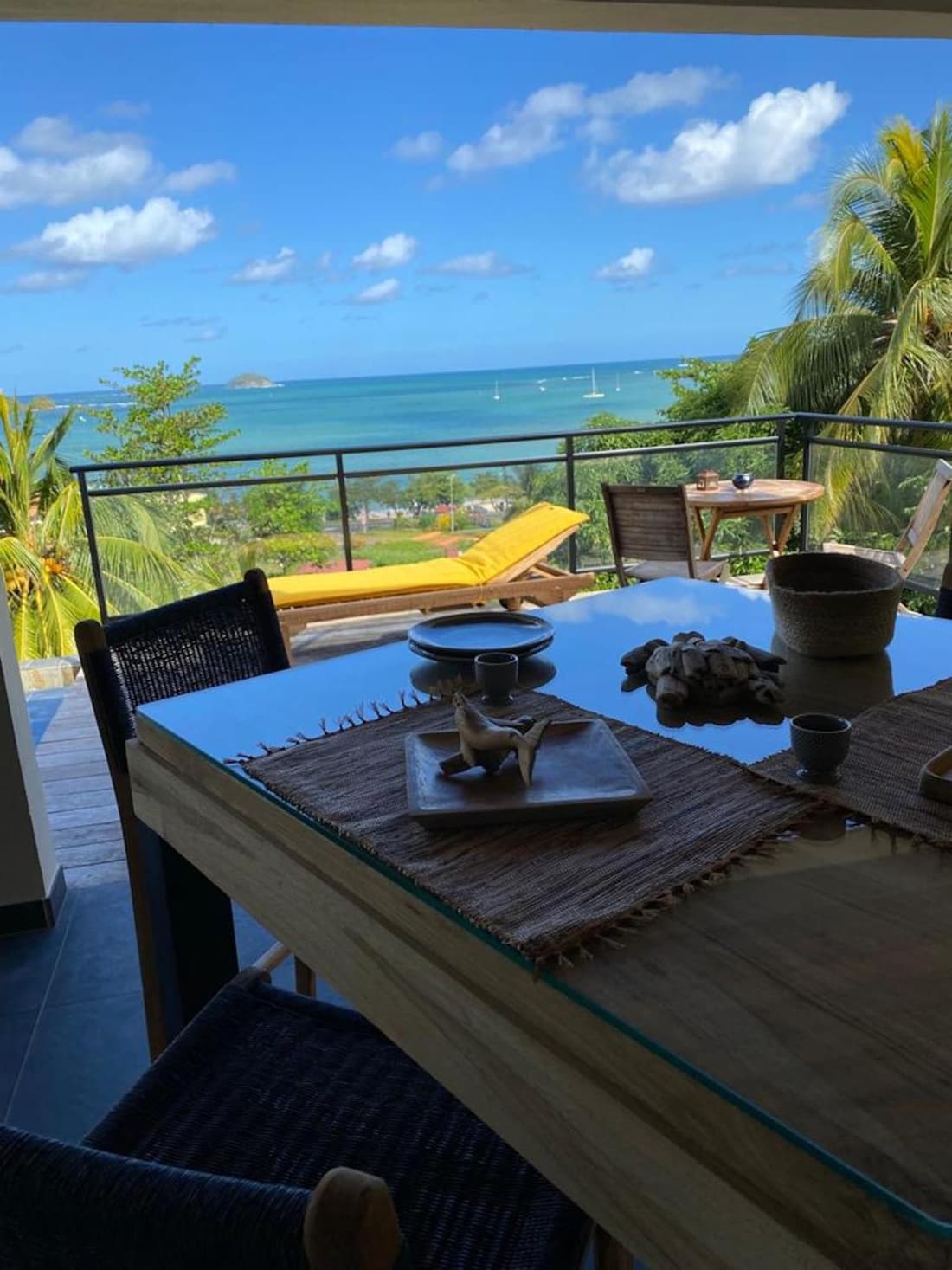 Appartement vue mer avec piscine privée à La Trinité, 98m²