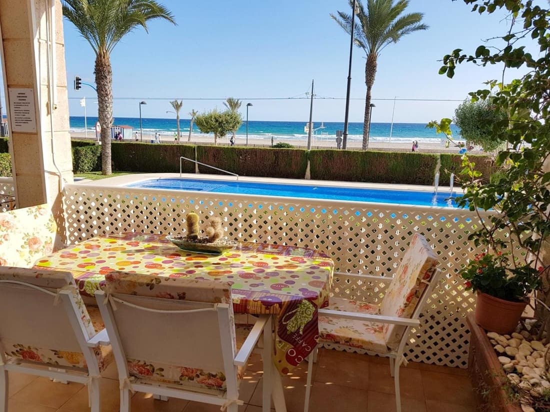 Spacious apartment in El Campello, 120 m², shared pool