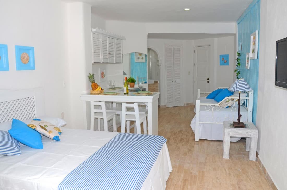 AR Cancun Plaza