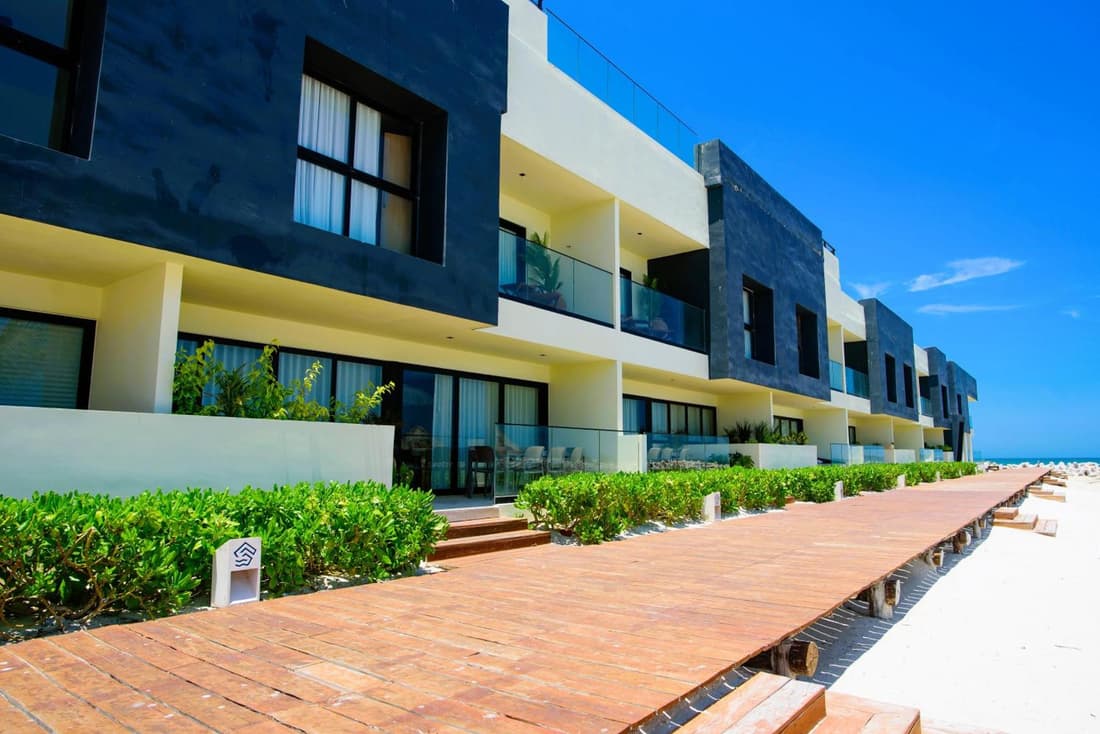 Designer decorated villa for 9 Yucalpeten Marina Beach
