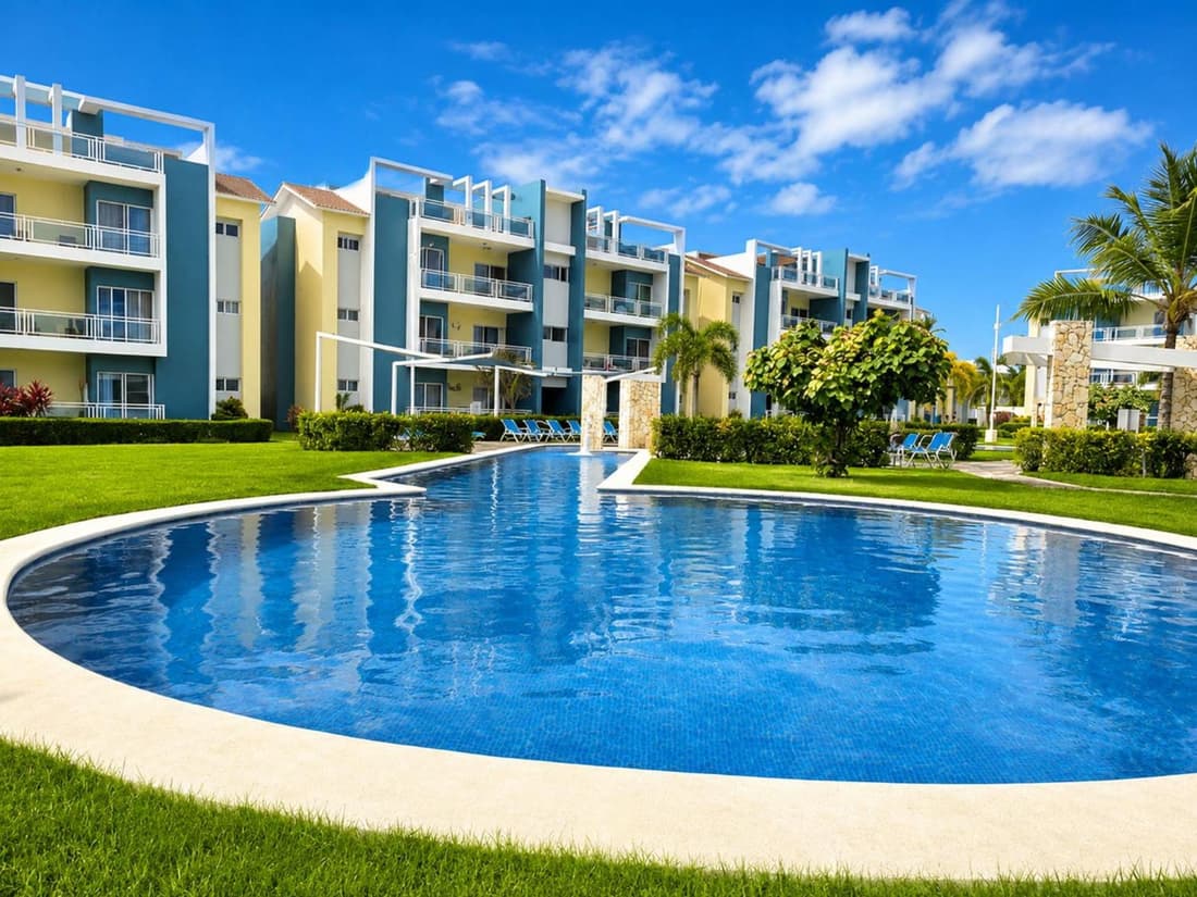Modern 2 Bedroom Apartment 8 Minute Walk to Cortecito Beach, Bvaro, Punta Cana