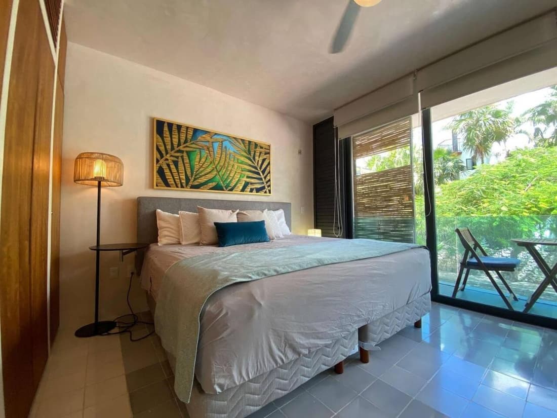 Sabor a Miel Steps from the Beach and 5th Avenue