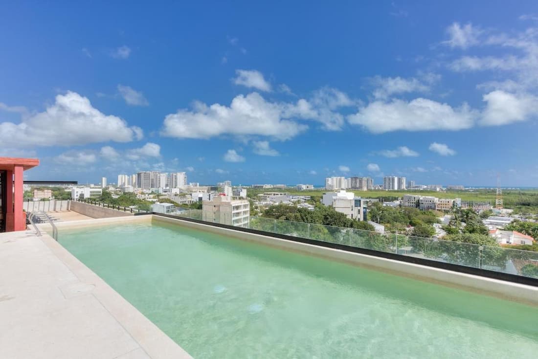 Centrally located depa with Pool, Gym, Coworking, Wifi 606
