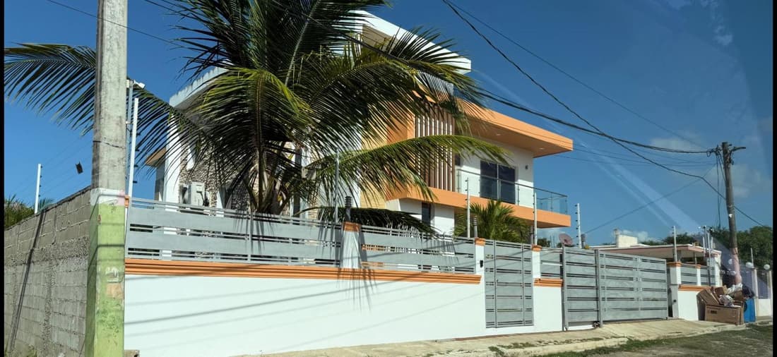5 Star Villa minutes from Airport and Beaches