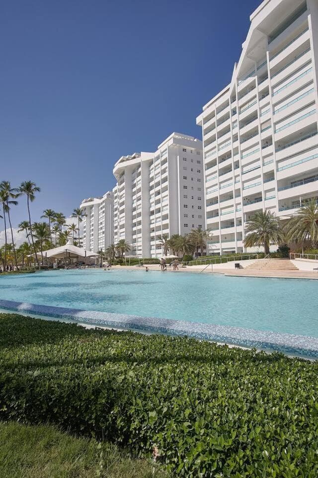 Marbellaluxessence Beachfrontpool11Thfloor