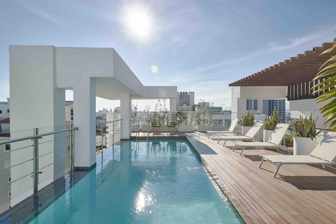 Lux Arpel Experience Downtownsd Poolgym