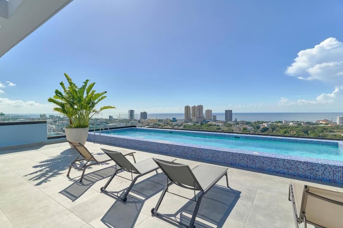 Ladiana Sview Farallonsd Poolgymdowntown