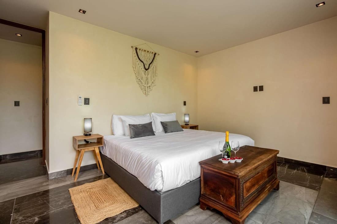 Modern 1BR Jungle View Retreat in Humana with Rooftop Pool