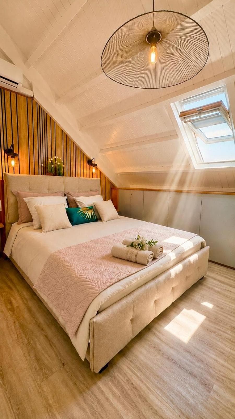 Ocean Eleven Boutique Stay - Skylight Loft - Caribbean Sea Views