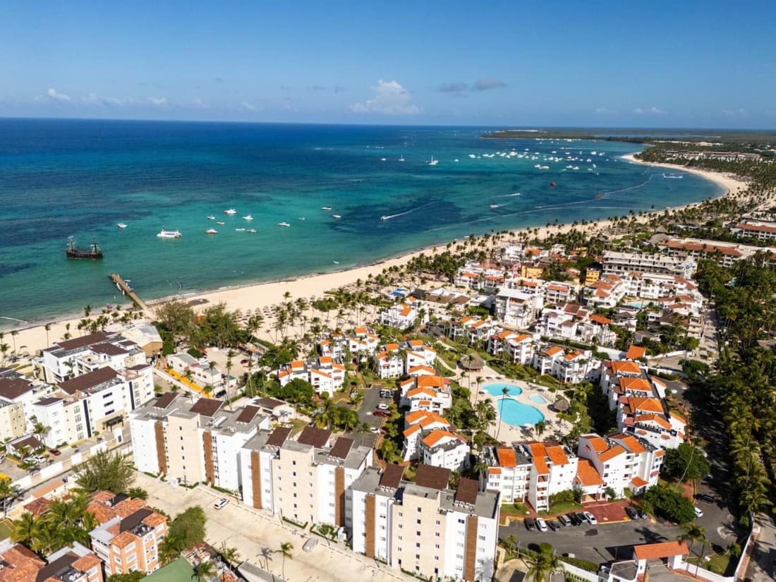 NEW UNIT WITH BEACH AND POOL ACCESS - N B301