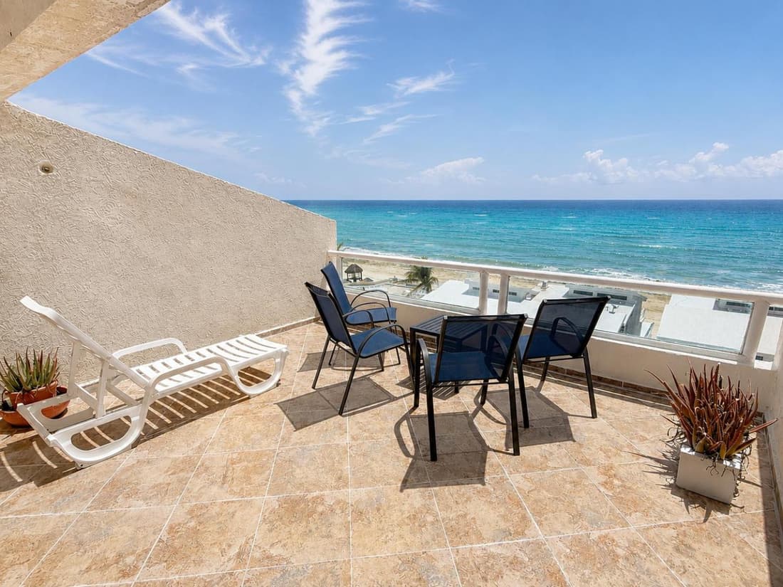 Brisas Shores Penthouse Beachfront, Ocean View Terrace Cancun Hotel Zone, 2 bedrooms