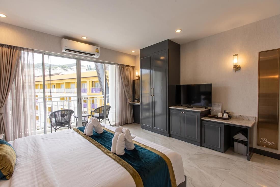 Hotel Baya Phuket - Rooftop Pool, Next to Food Market & Steps to Beach