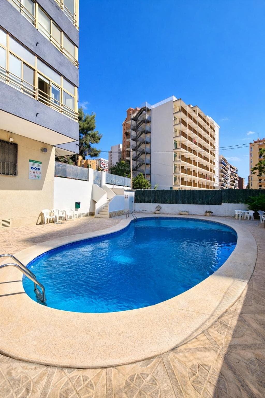 Two-room apartment with terrace, parking and pool