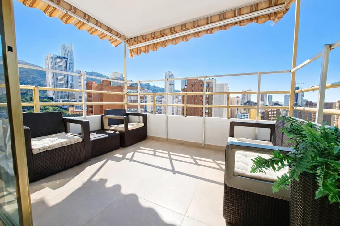 Two-room apartment with terrace, parking and pool