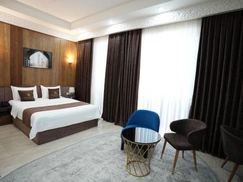 Paradise Plaza Luxury Hotel