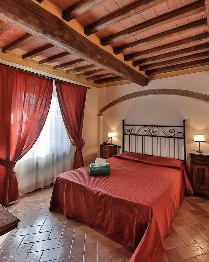 LE POZZE DI LECCHI HOTEL