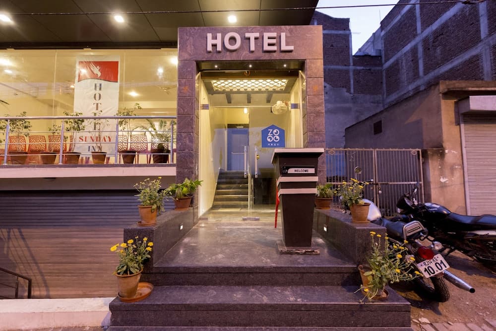Hotel Sunday Inn