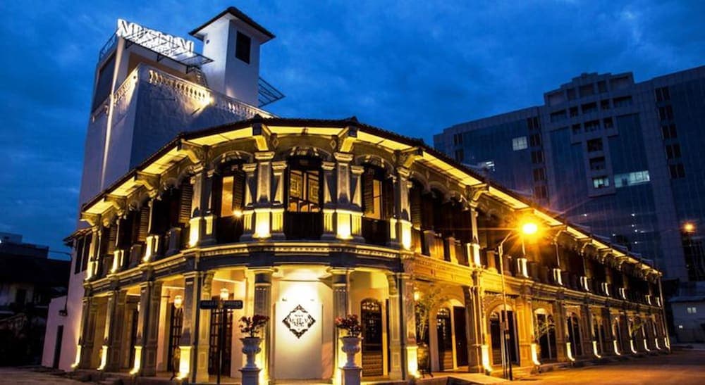 MUSEUM HOTEL