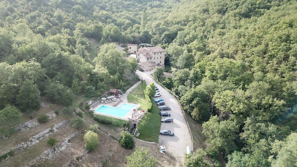 LE POZZE DI LECCHI HOTEL