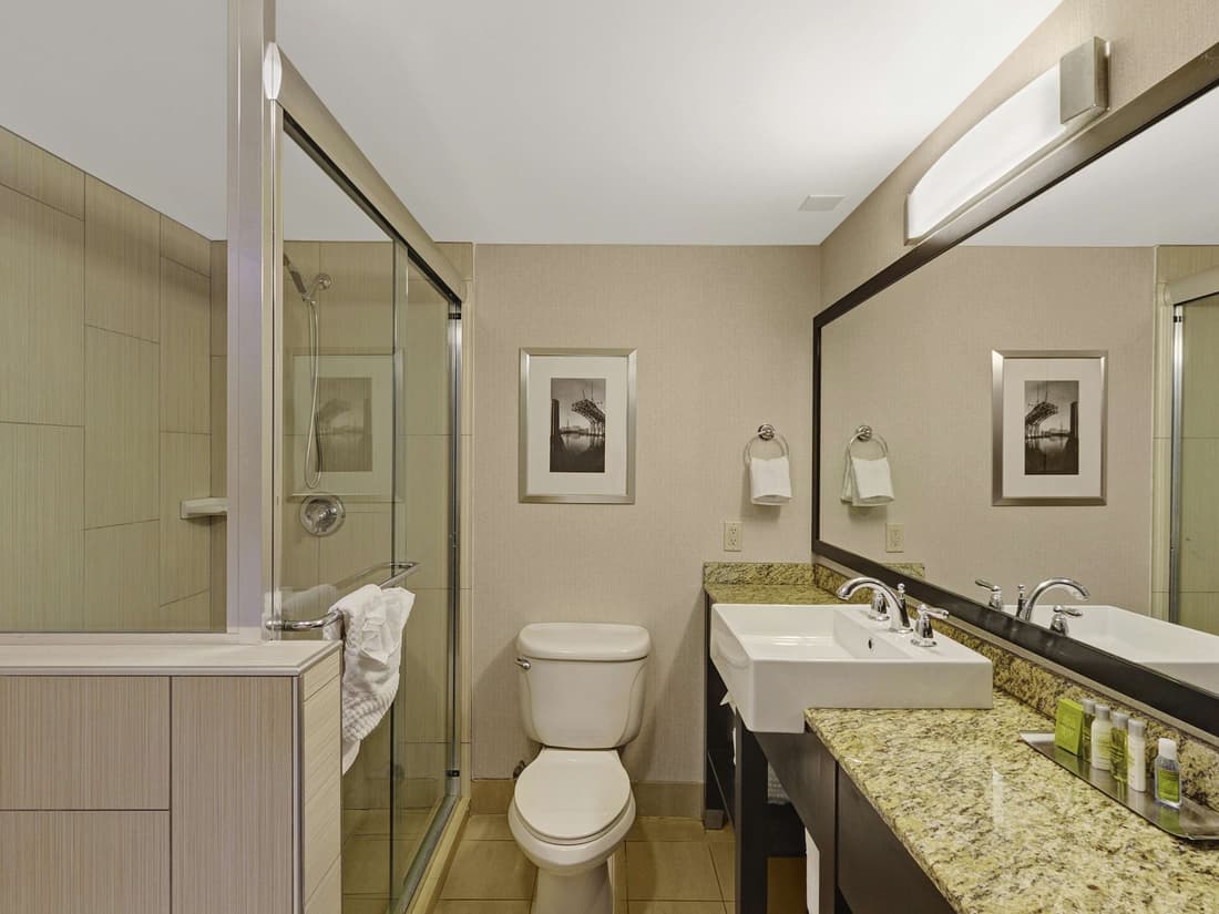DoubleTree by Hilton Cleveland Downtown Lakeside